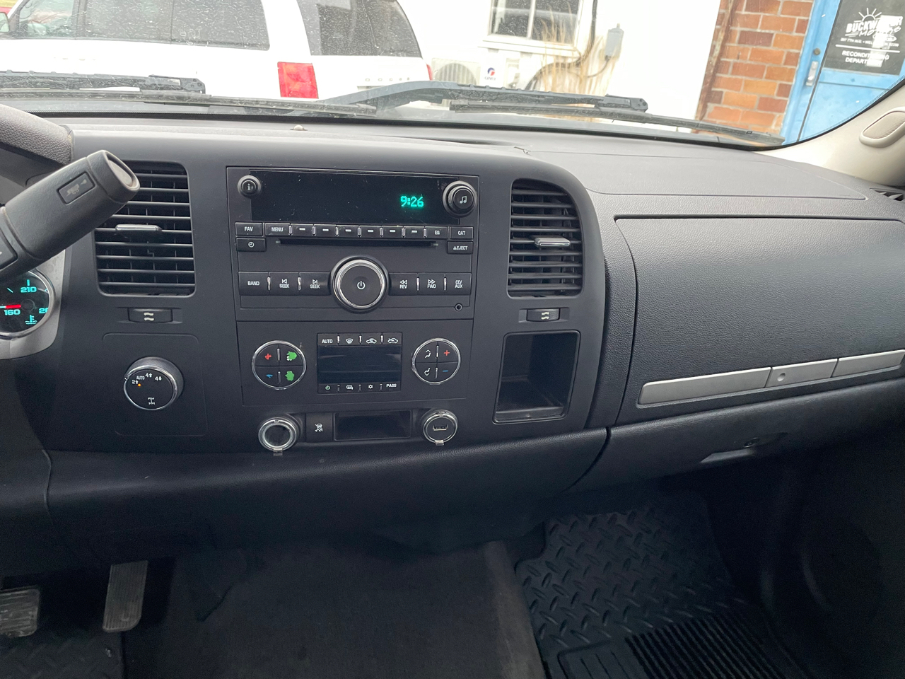 GMC Sierra 1500 SLE Crew Cab 4WD 2010