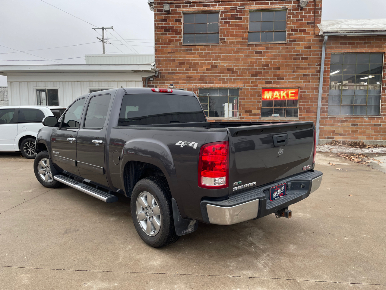GMC Sierra 1500 SLE Crew Cab 4WD 2010