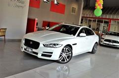 2017 Jaguar XE 