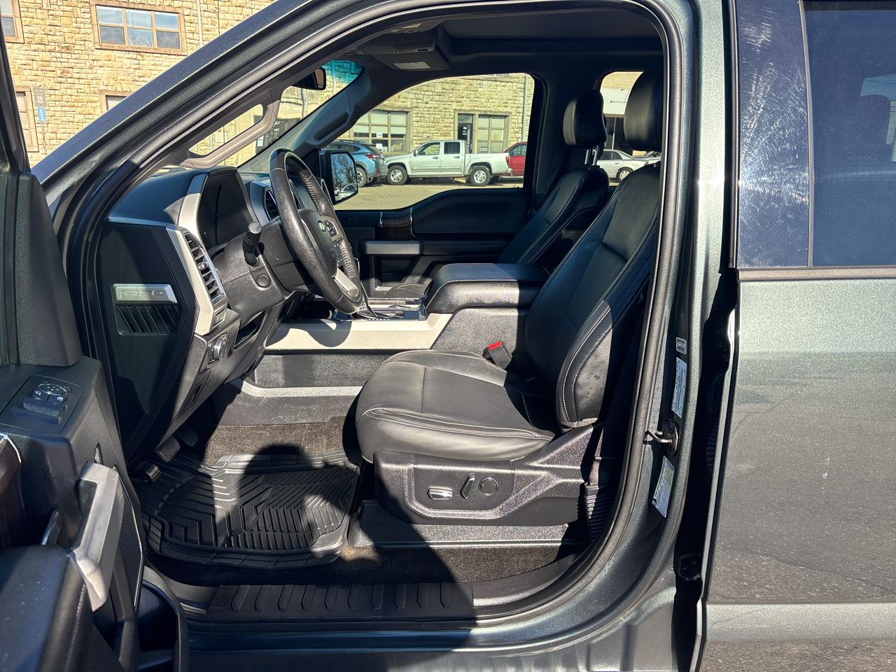 Ford F-150 Lariat SuperCrew 2WD 2015