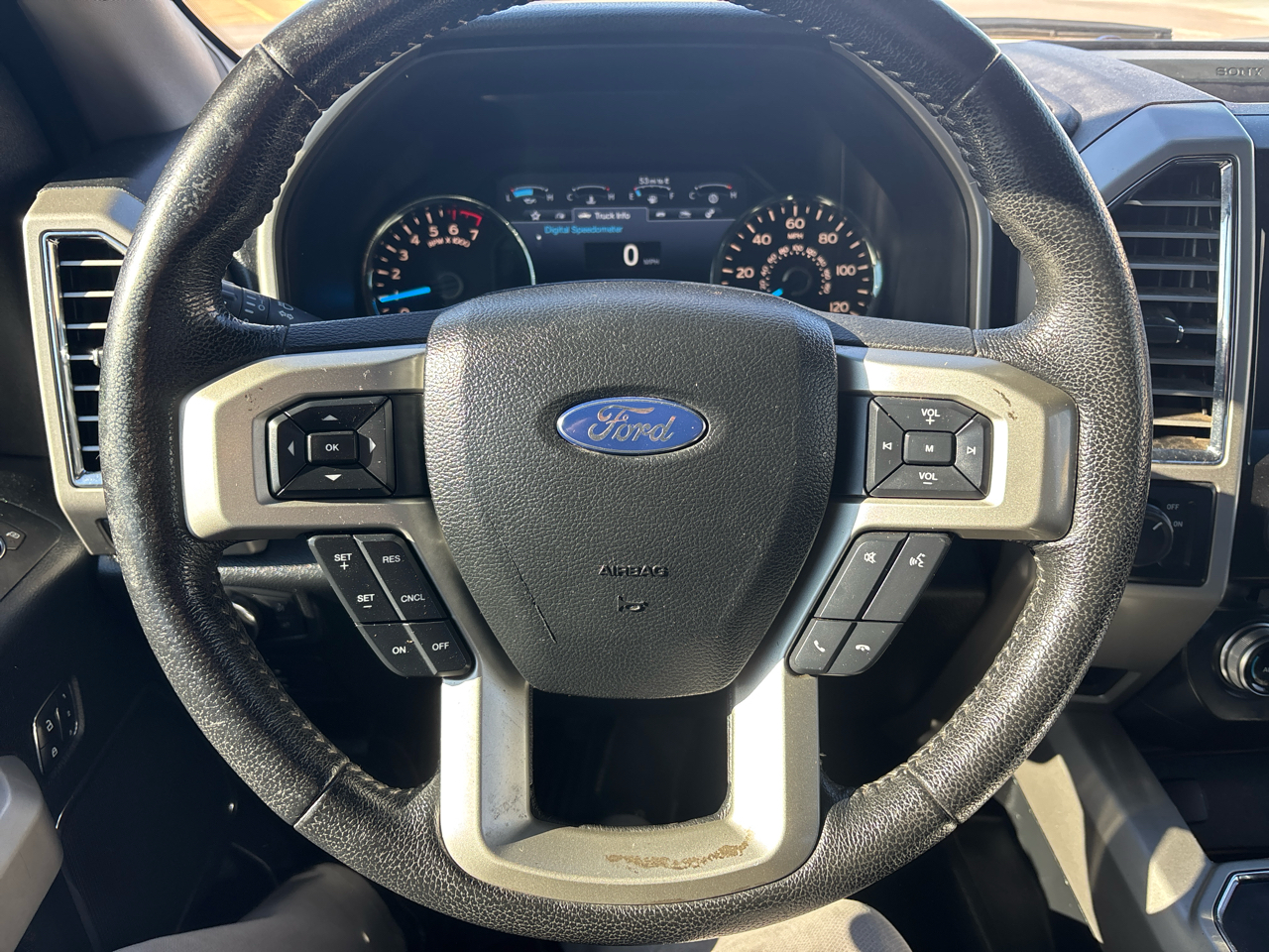 Ford F-150 Lariat SuperCrew 2WD 2015