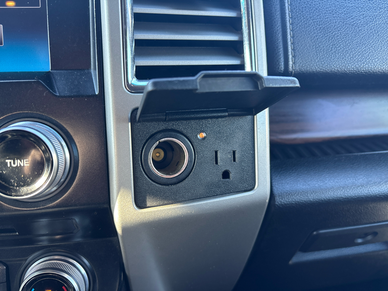 Ford F-150 Lariat SuperCrew 2WD 2015