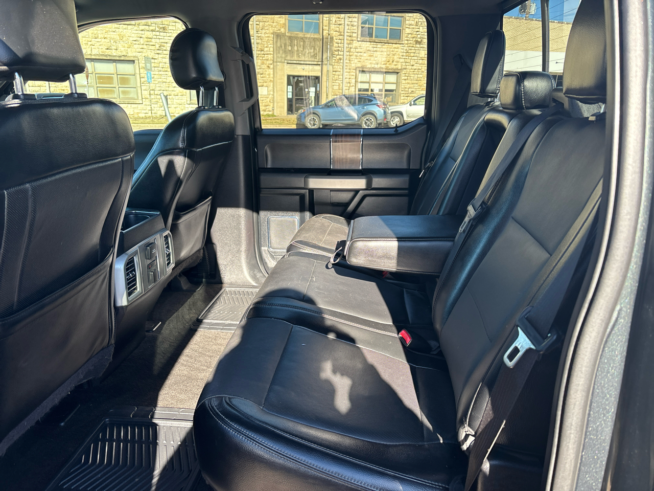 Ford F-150 Lariat SuperCrew 2WD 2015