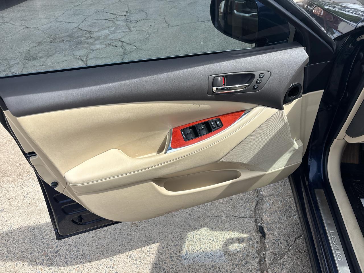 Lexus ES 350 Sedan 2012