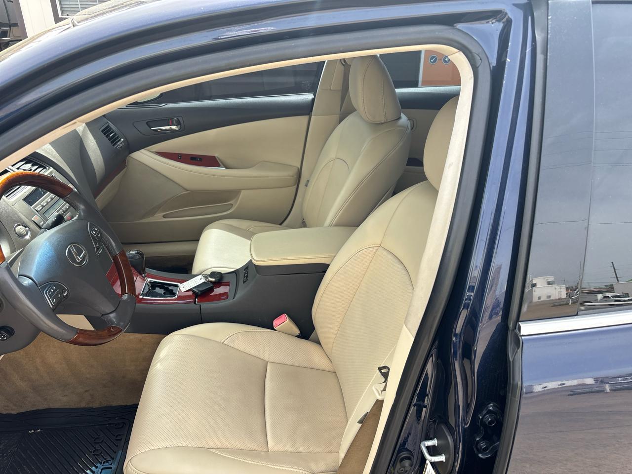 Lexus ES 350 Sedan 2012