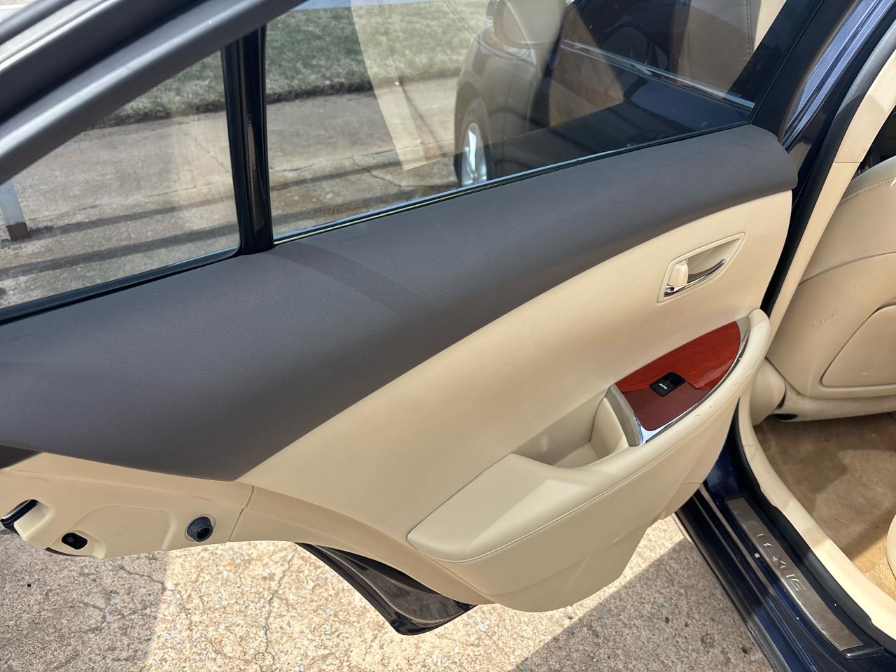 Lexus ES 350 Sedan 2012