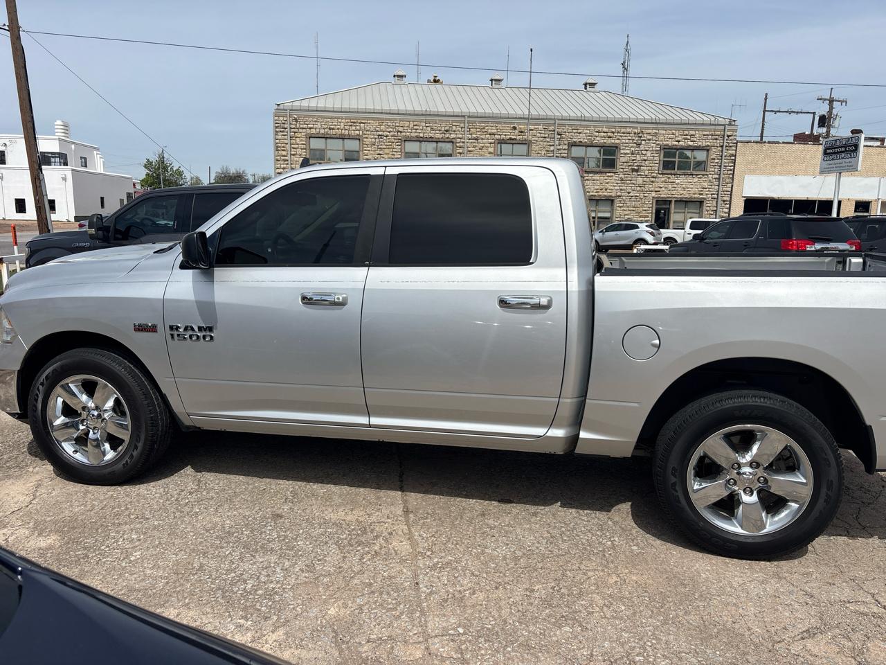 RAM 1500 SLT Crew Cab SWB 4WD 2016
