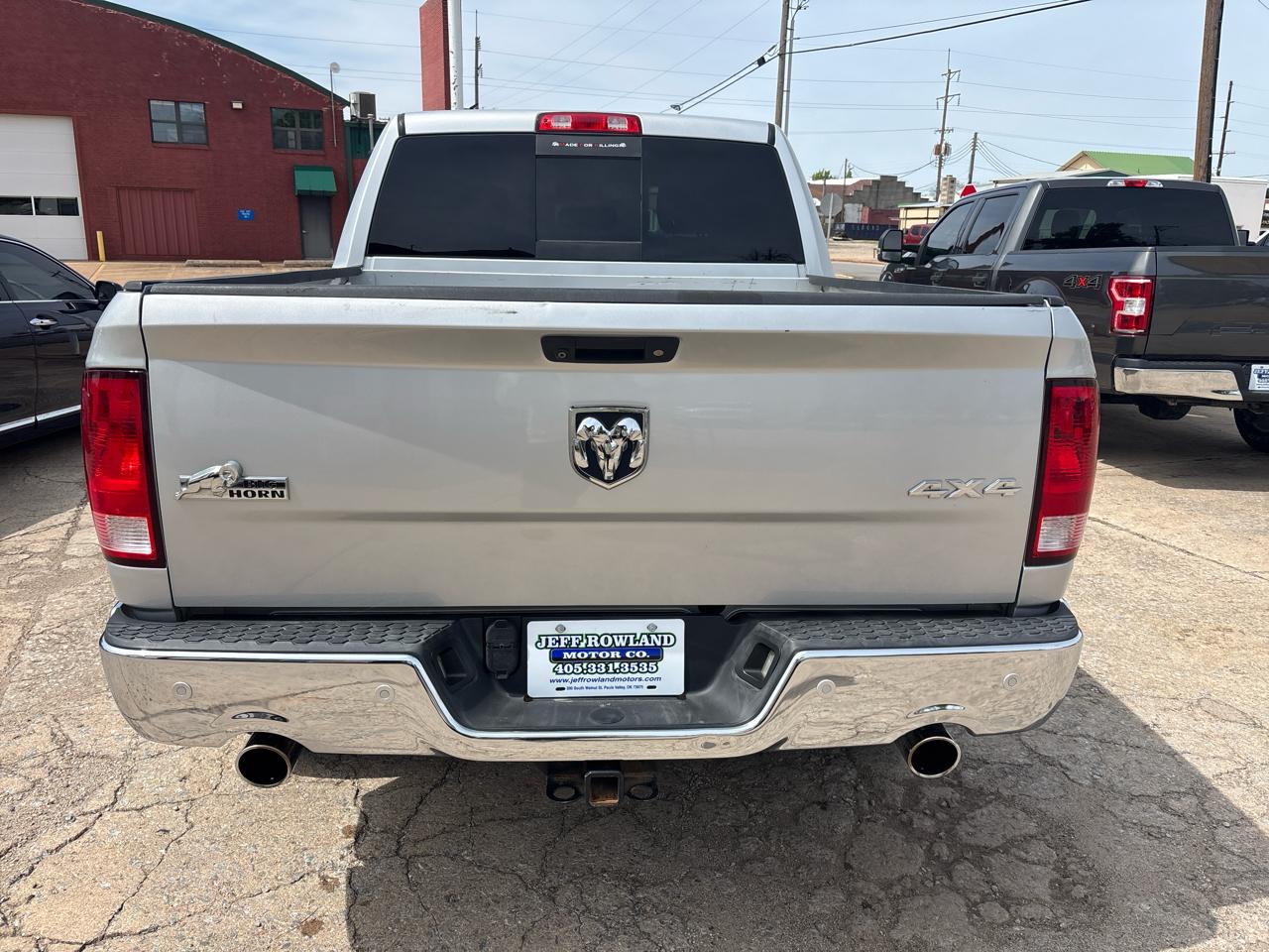 RAM 1500 SLT Crew Cab SWB 4WD 2016