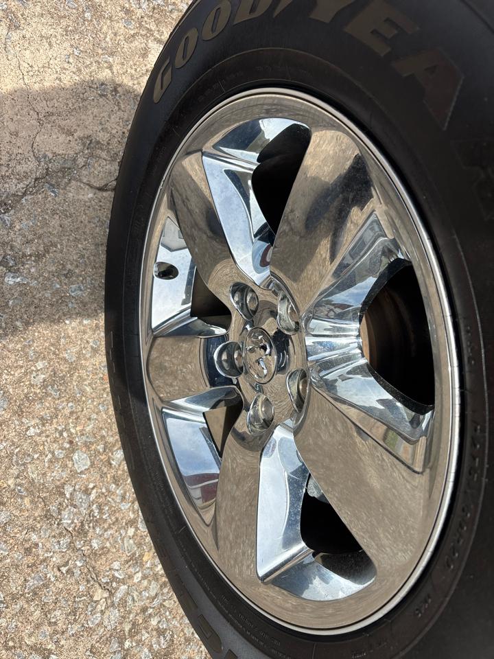 RAM 1500 SLT Crew Cab SWB 4WD 2016