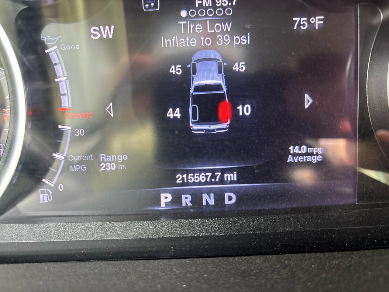 RAM 1500 SLT Crew Cab SWB 4WD 2016