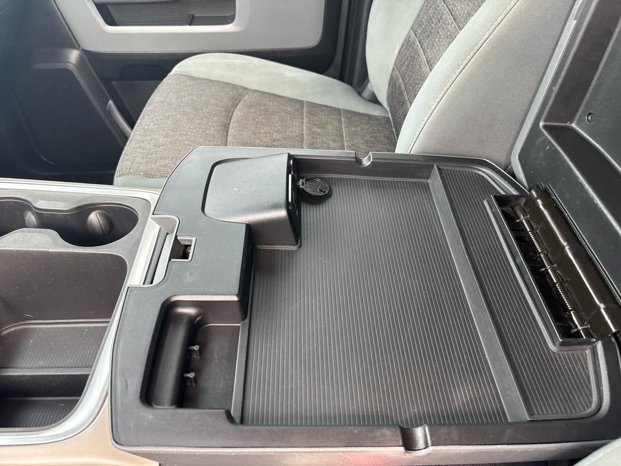 RAM 1500 SLT Crew Cab SWB 4WD 2016