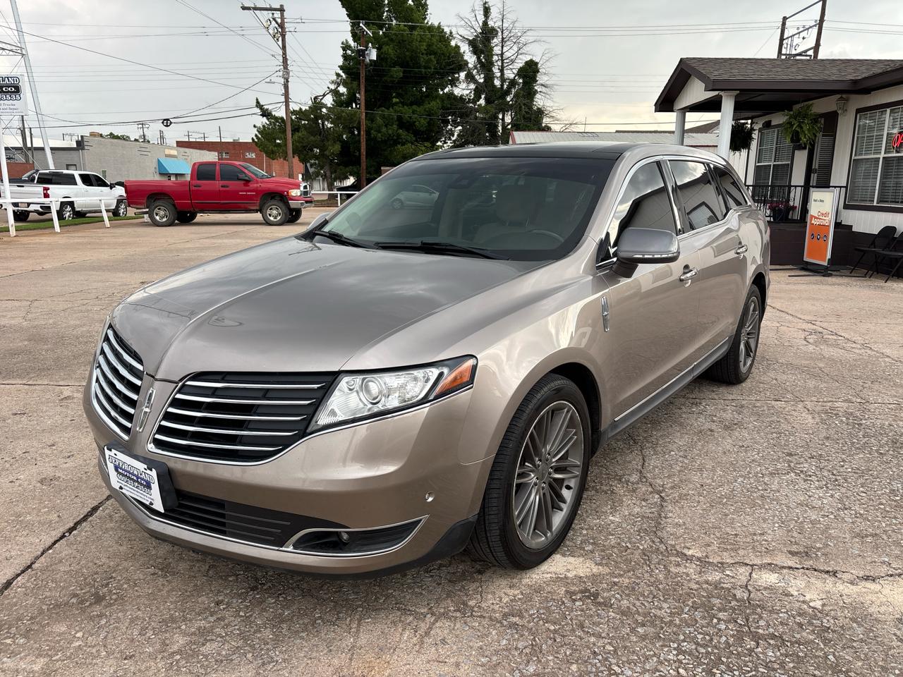 Lincoln MKT Reserve 2019