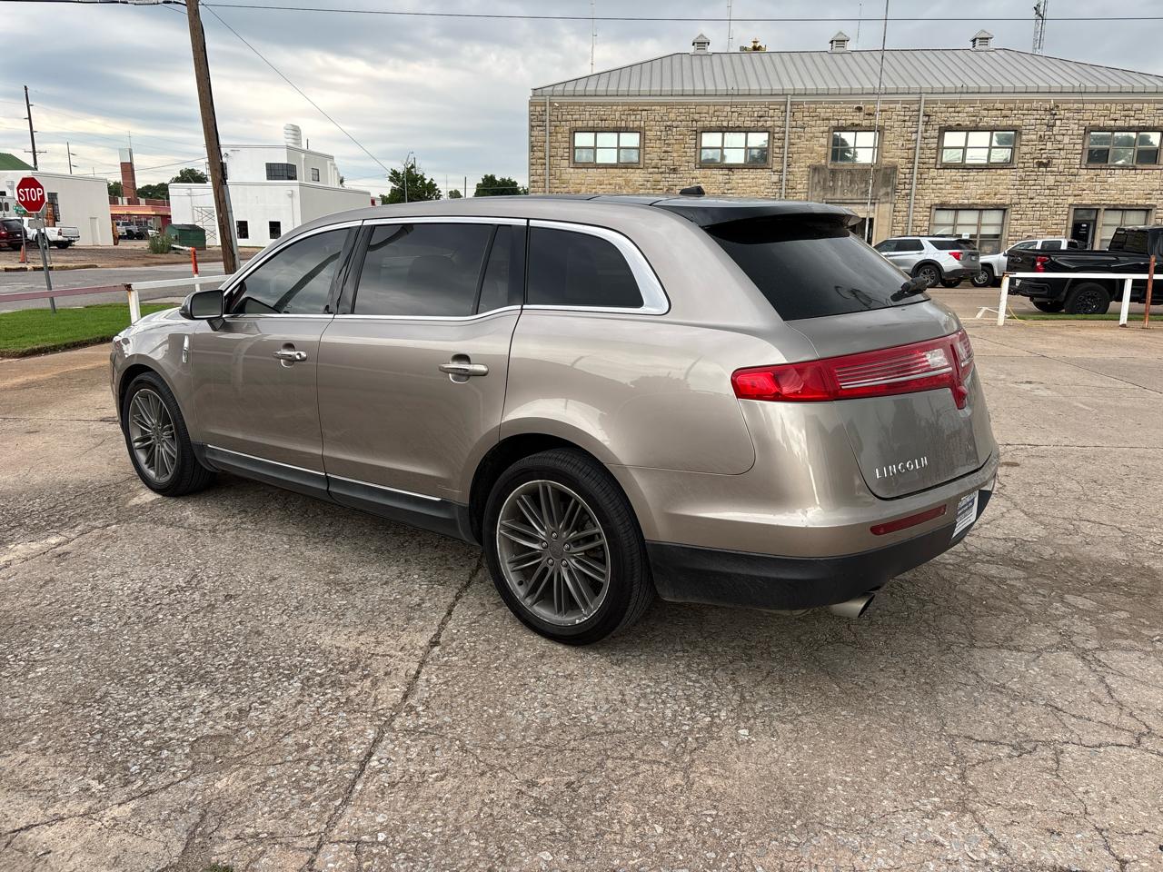 Lincoln MKT Reserve 2019