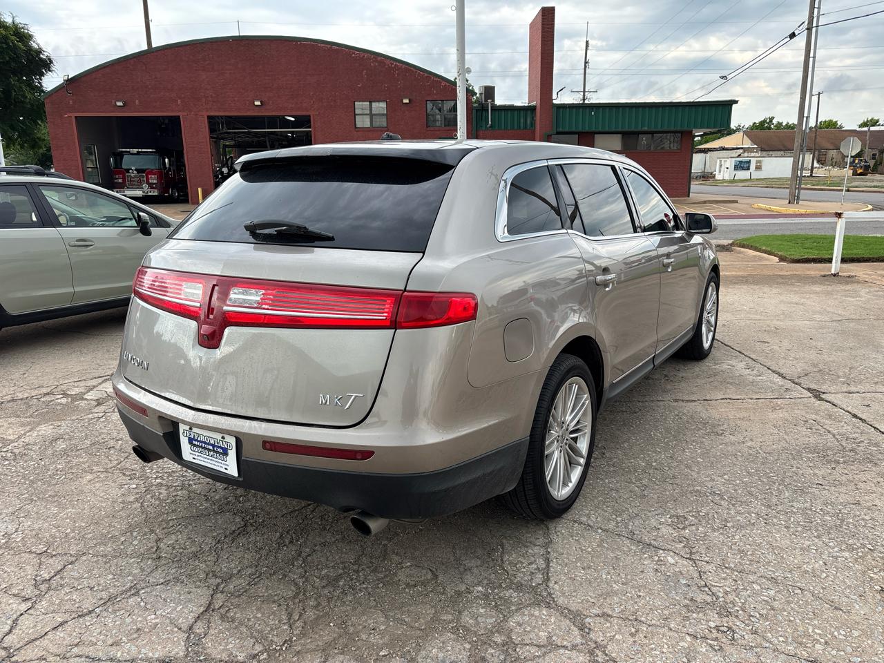 Lincoln MKT Reserve 2019