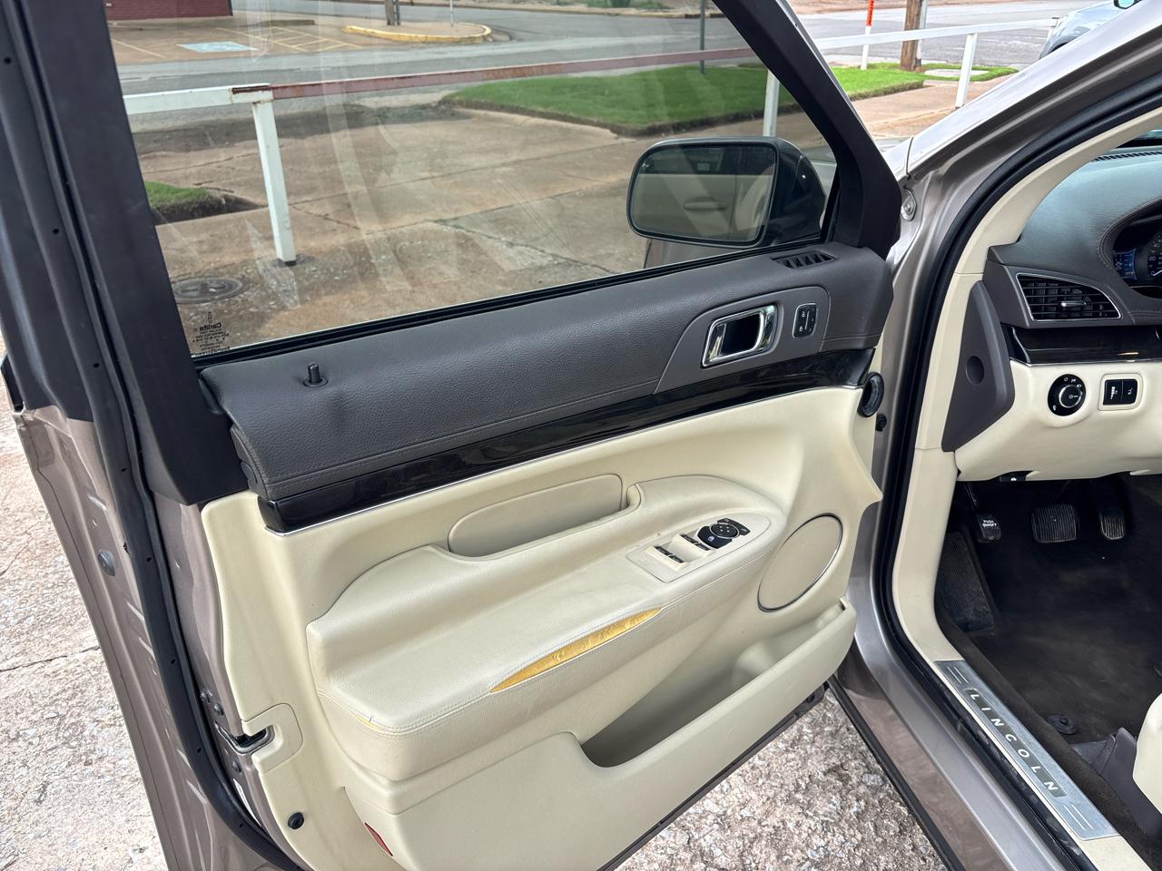 Lincoln MKT Reserve 2019