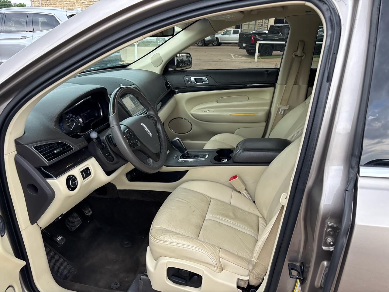 Lincoln MKT Reserve 2019