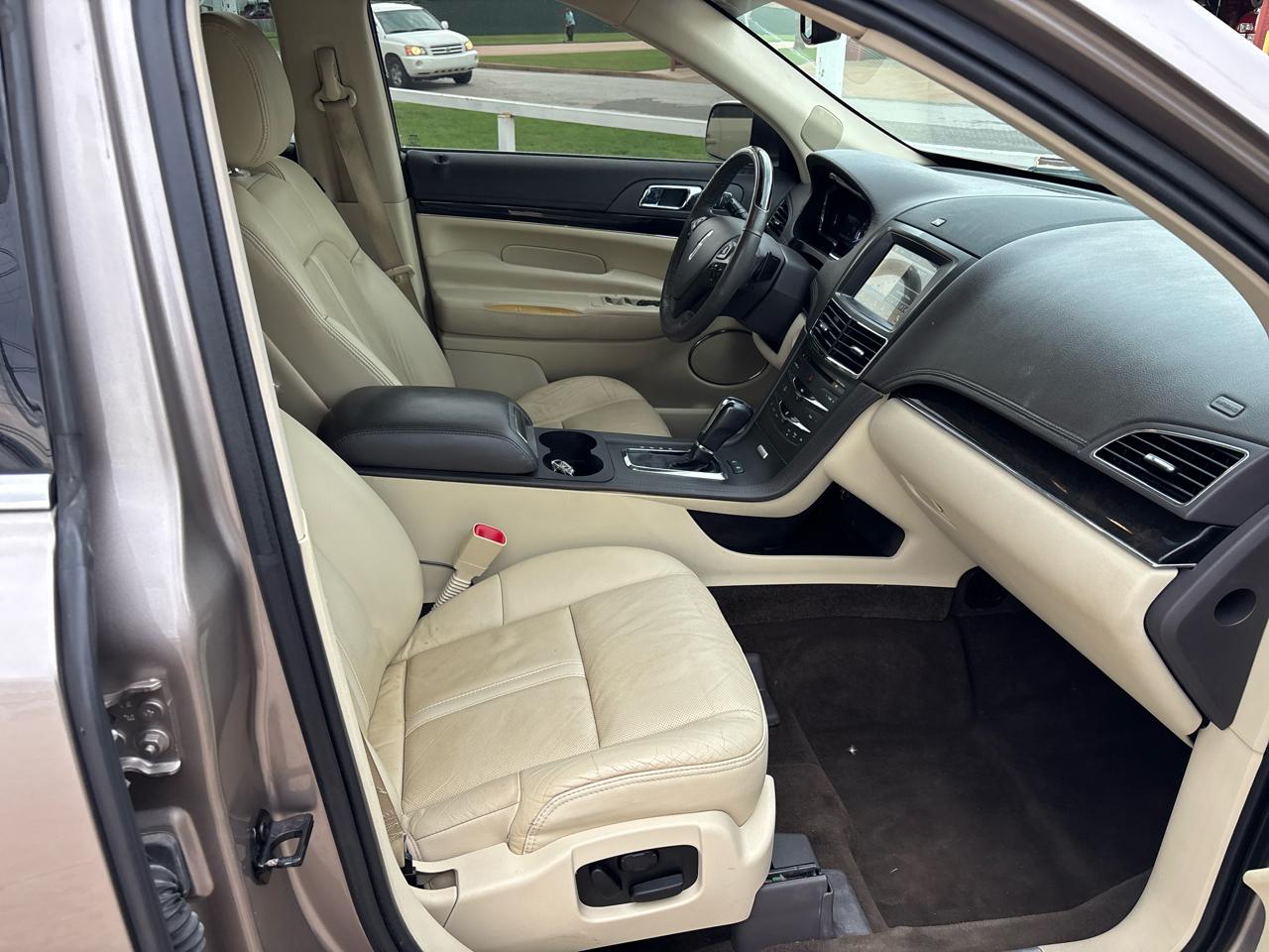 Lincoln MKT Reserve 2019