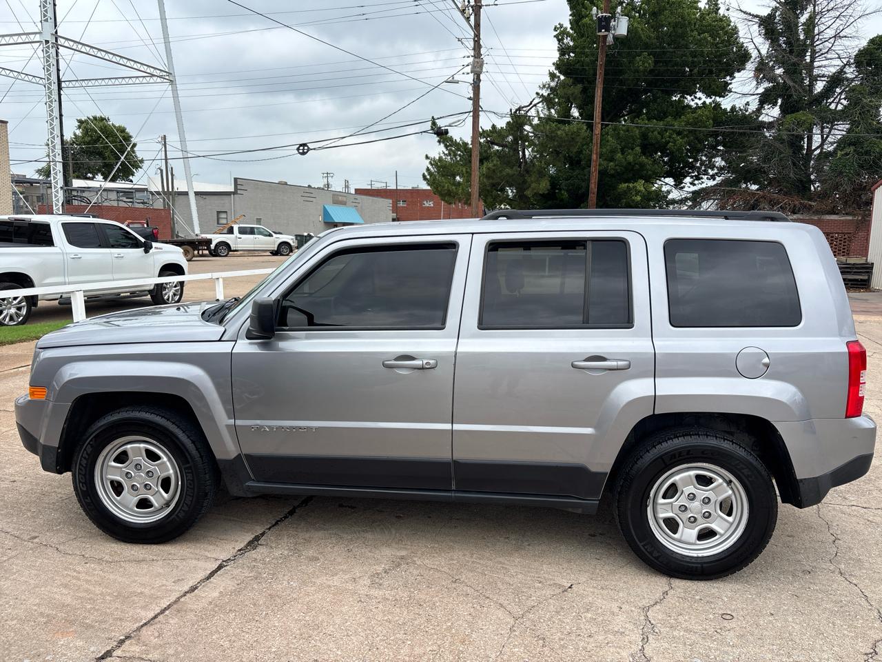Jeep Patriot Latitude 2WD 2016