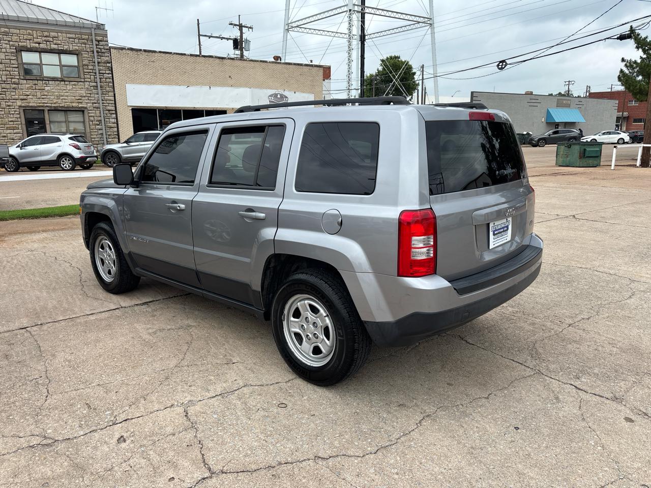 Jeep Patriot Latitude 2WD 2016