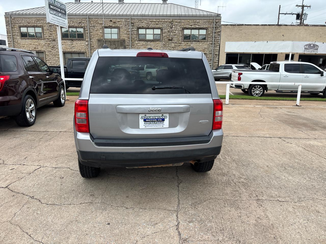 Jeep Patriot Latitude 2WD 2016