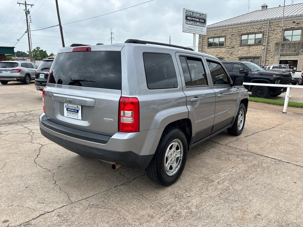 Jeep Patriot Latitude 2WD 2016