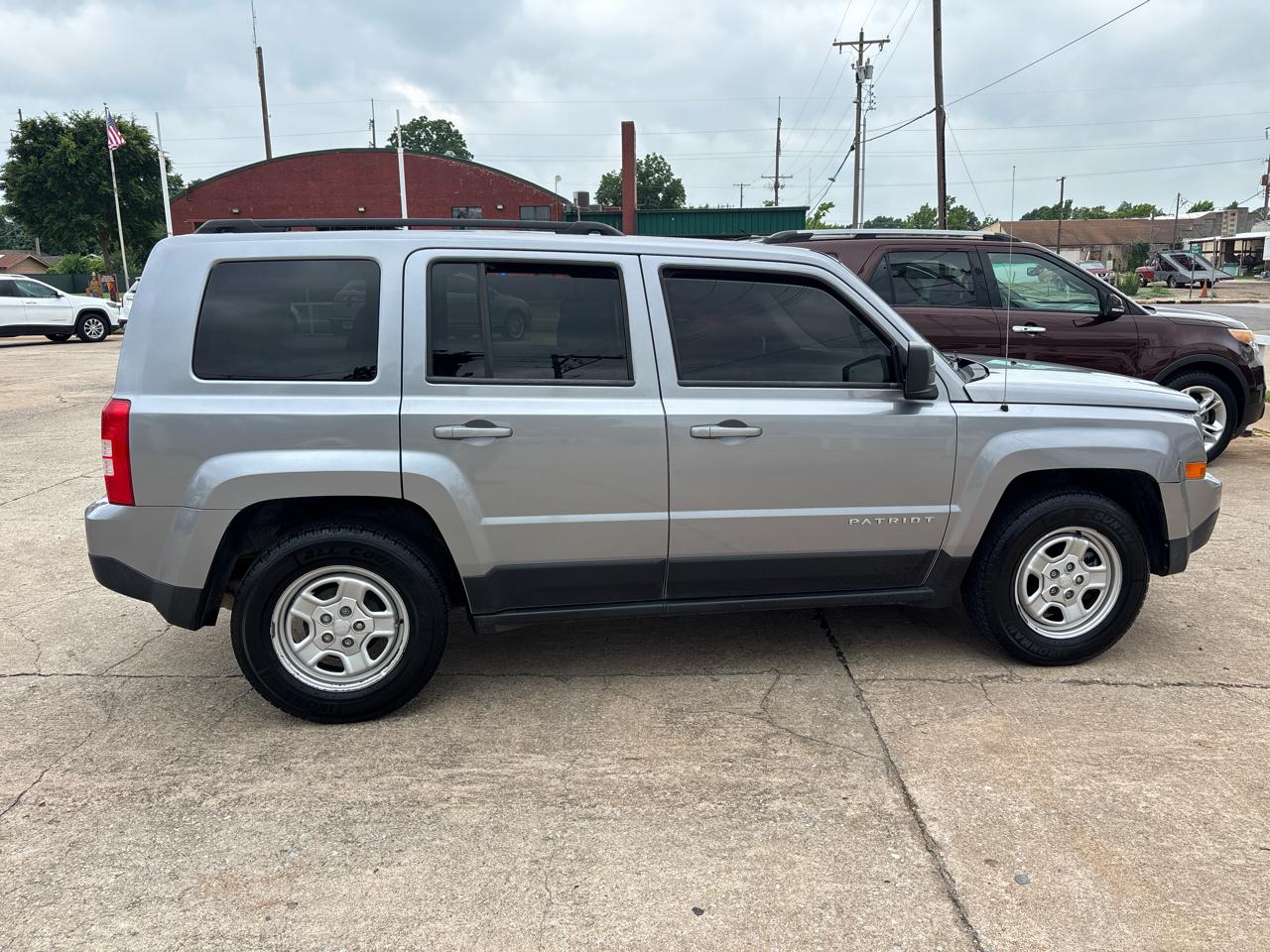 Jeep Patriot Latitude 2WD 2016