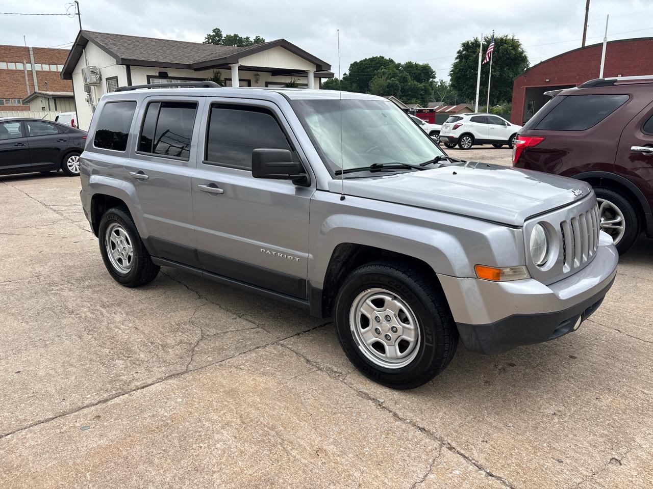 Jeep Patriot Latitude 2WD 2016