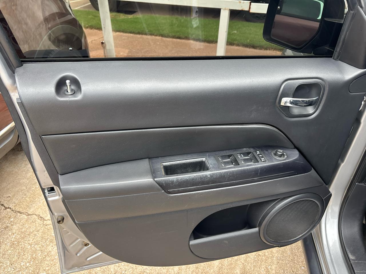 Jeep Patriot Latitude 2WD 2016