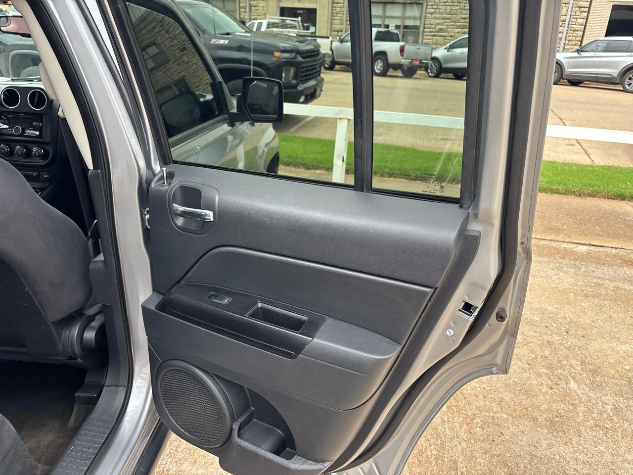 Jeep Patriot Latitude 2WD 2016