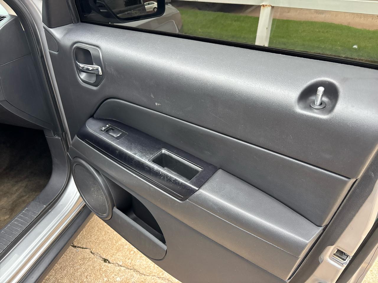 Jeep Patriot Latitude 2WD 2016