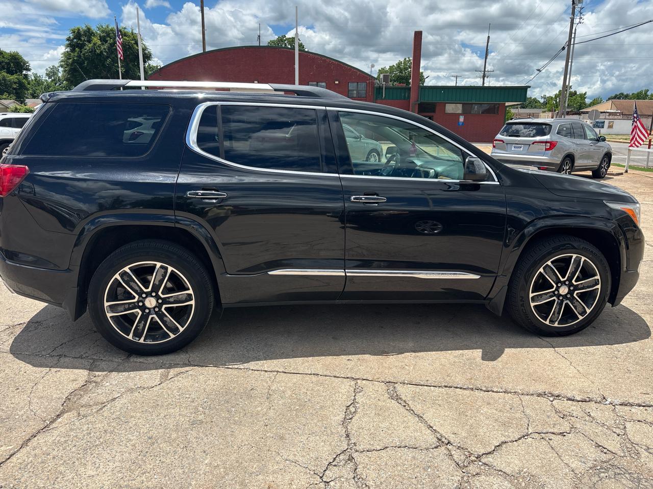 GMC Acadia Denali AWD 2017