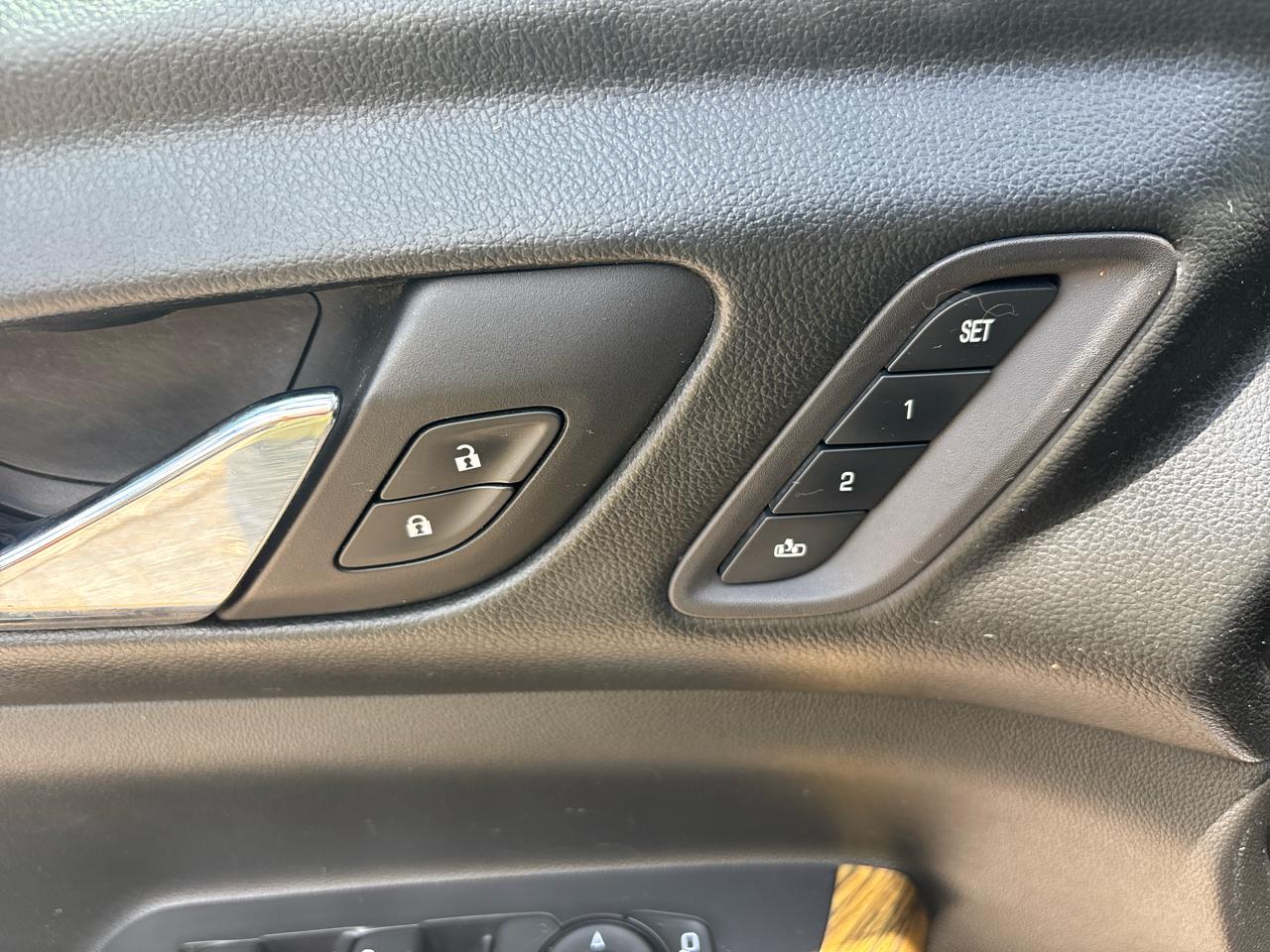GMC Acadia Denali AWD 2017