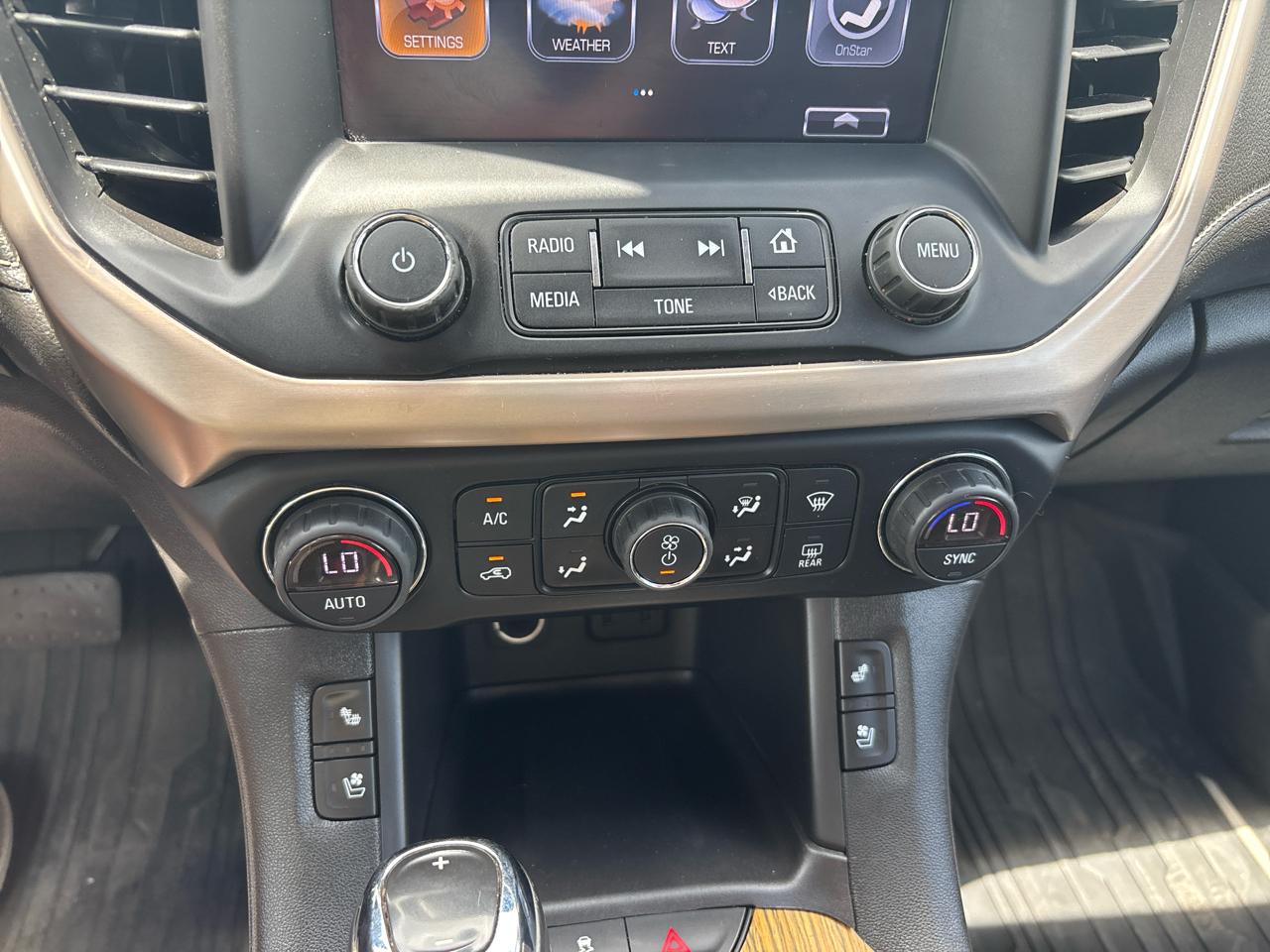 GMC Acadia Denali AWD 2017