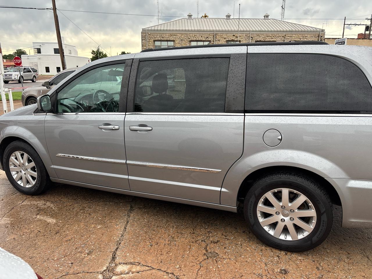 Chrysler Town & Country Touring 2013