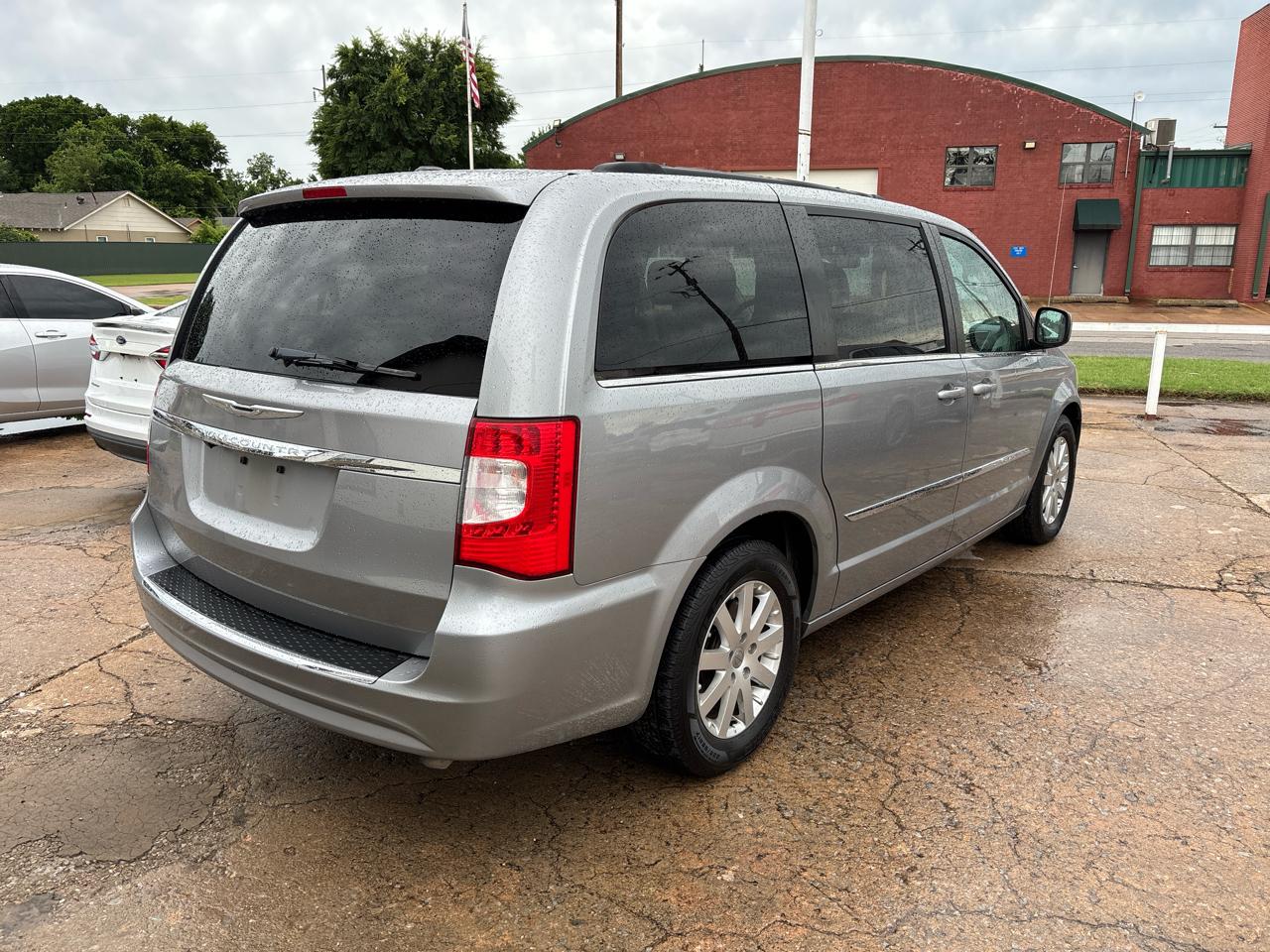 Chrysler Town & Country Touring 2013