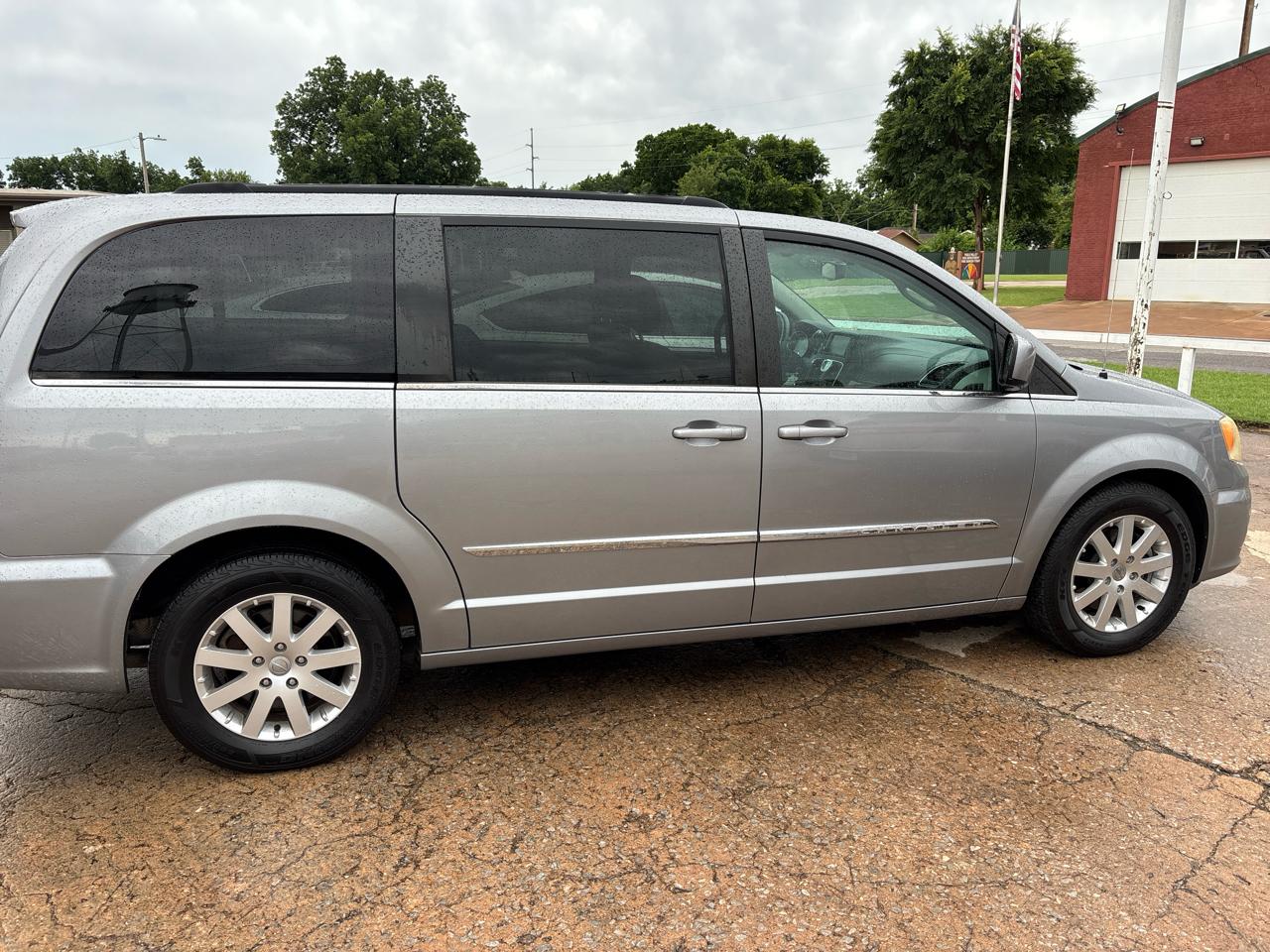 Chrysler Town & Country Touring 2013