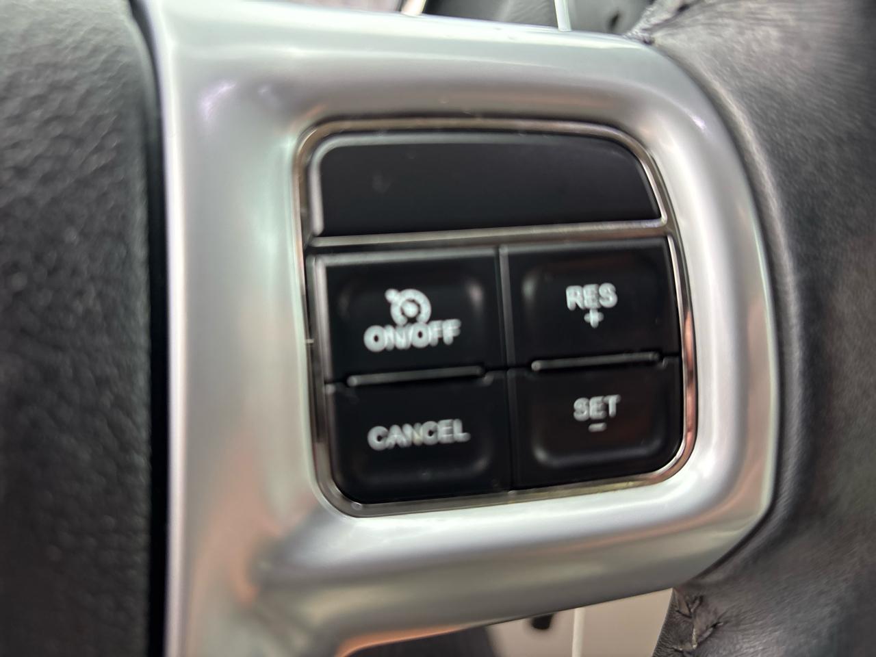 Chrysler Town & Country Touring 2013