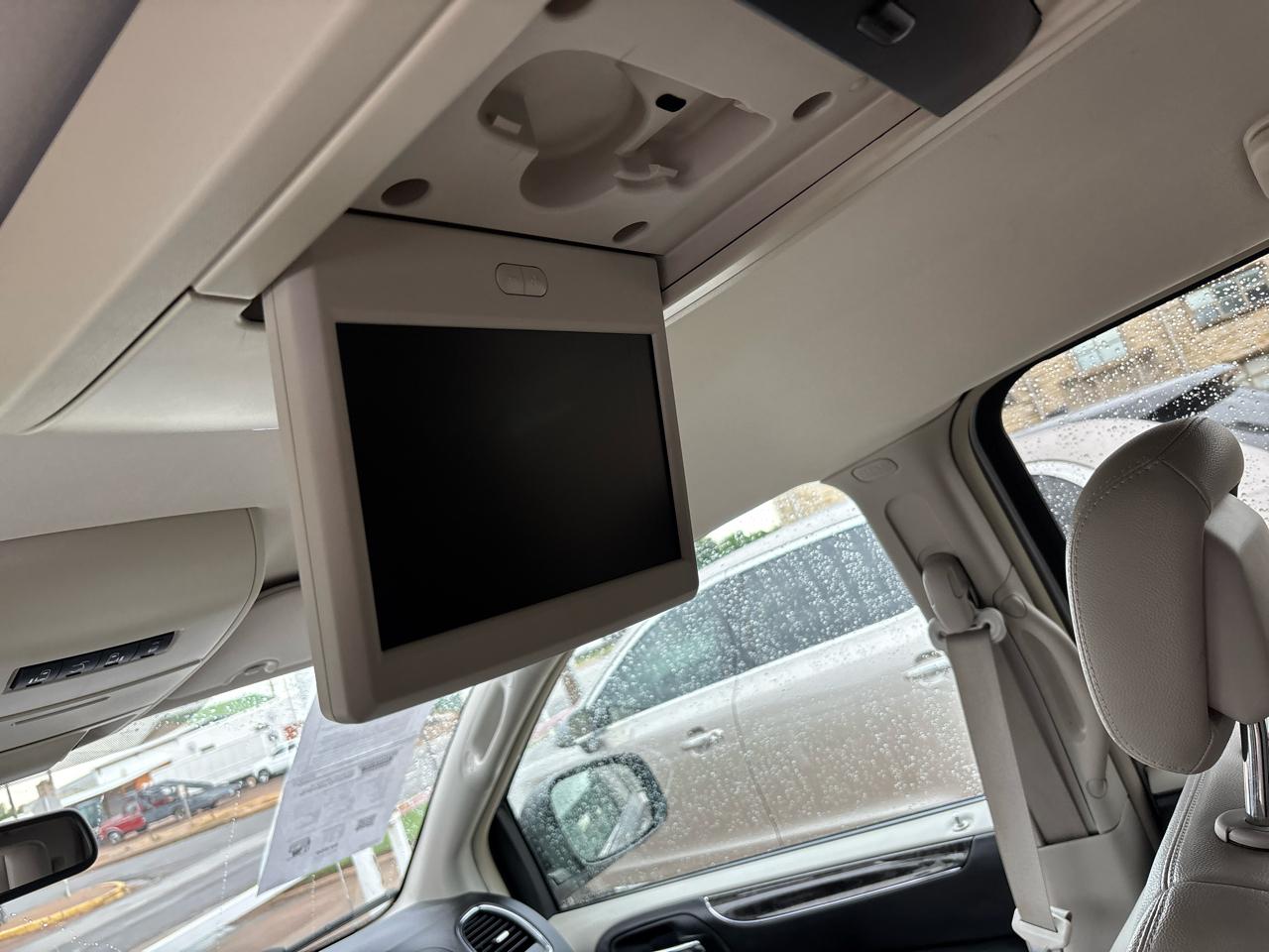 Chrysler Town & Country Touring 2013
