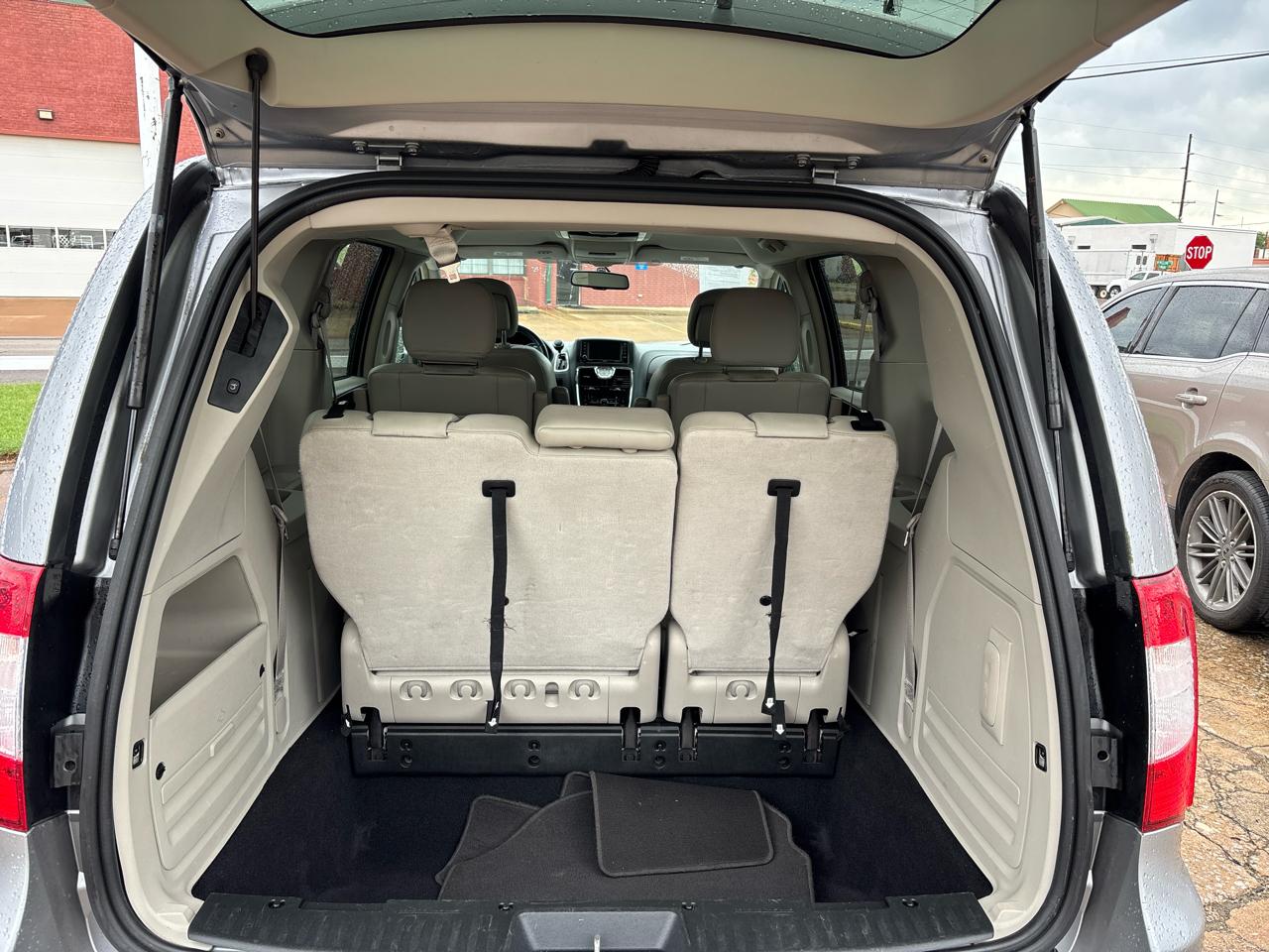 Chrysler Town & Country Touring 2013