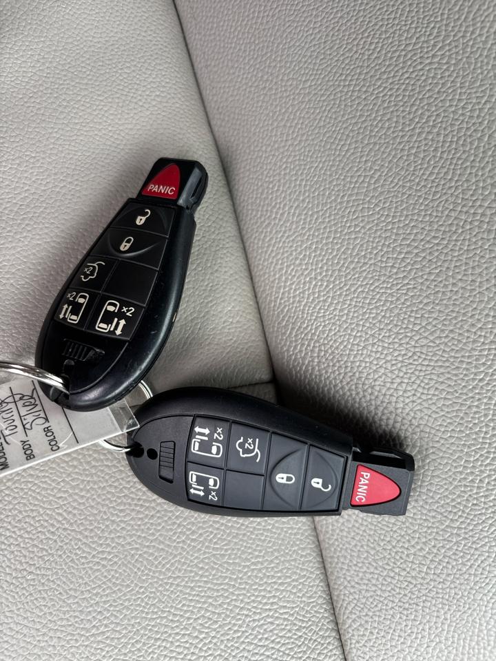 Chrysler Town & Country Touring 2013