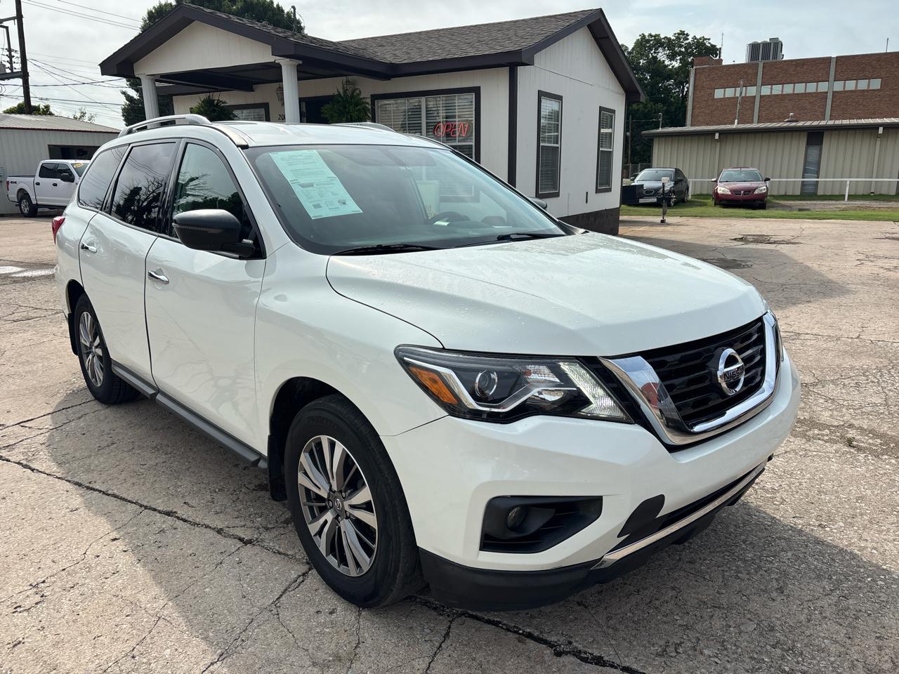 Nissan Pathfinder SV 2019