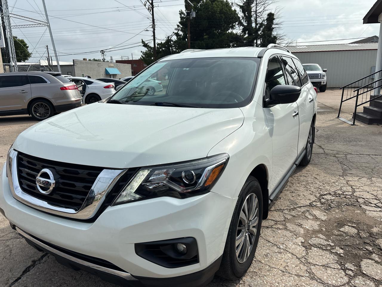 Nissan Pathfinder SV 2019