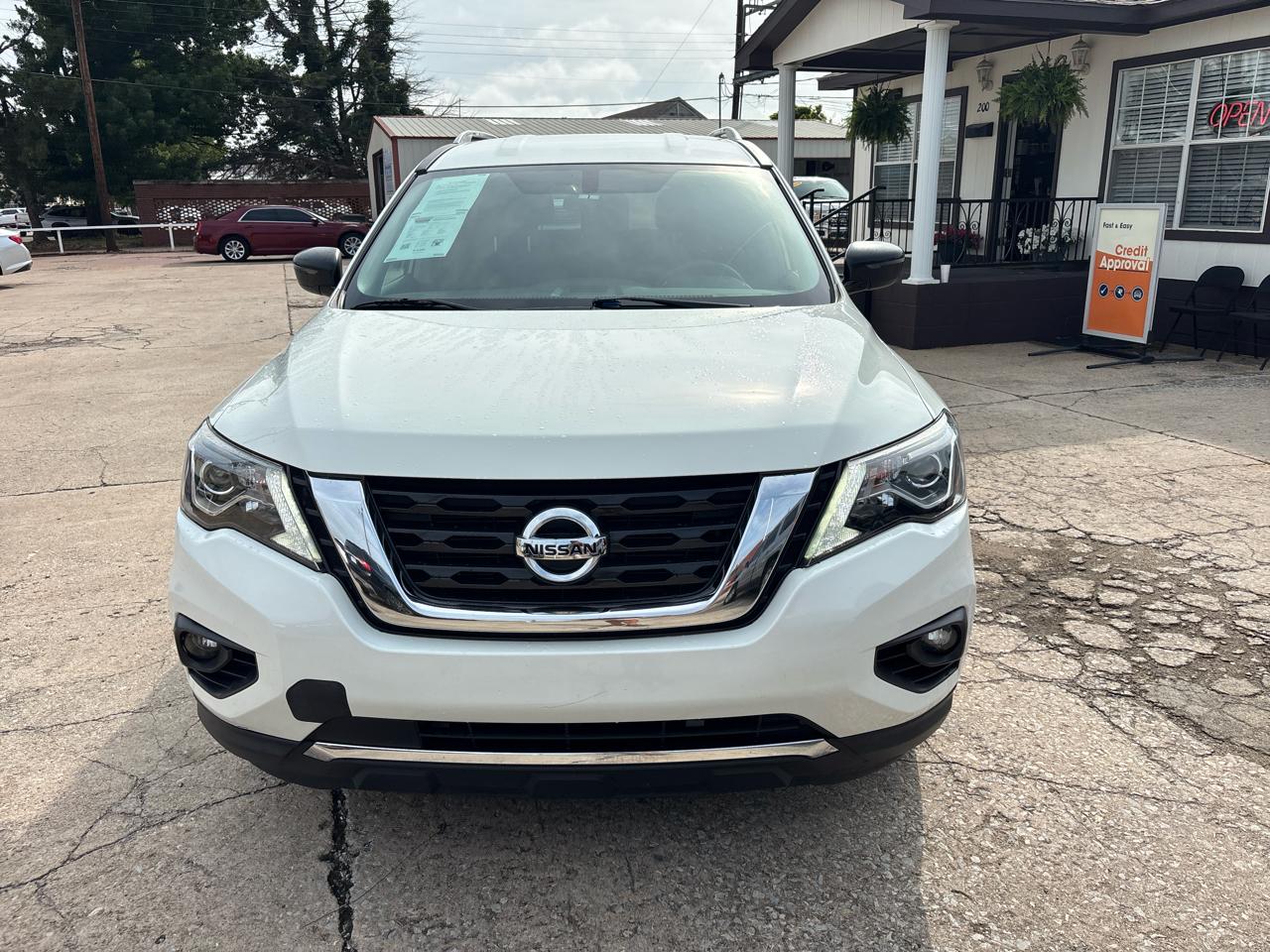 Nissan Pathfinder SV 2019