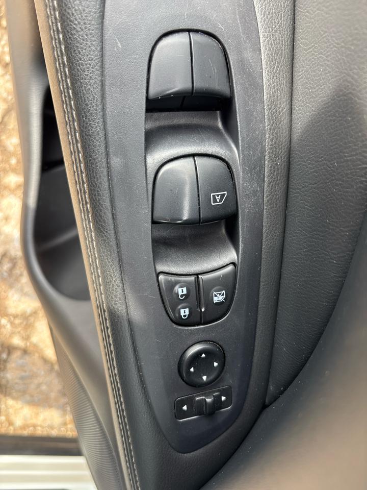 Nissan Pathfinder SV 2019