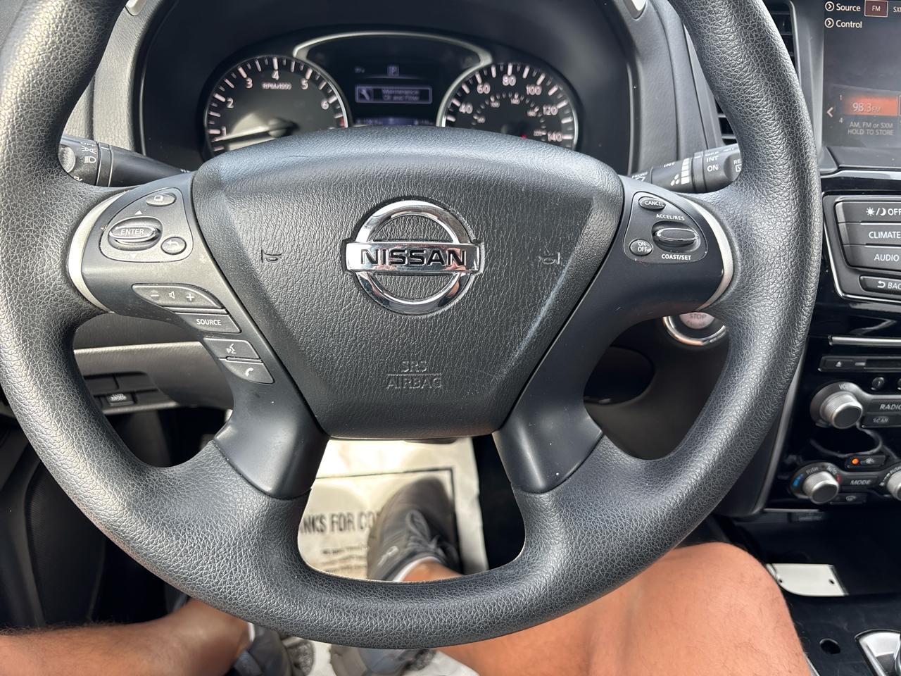 Nissan Pathfinder SV 2019