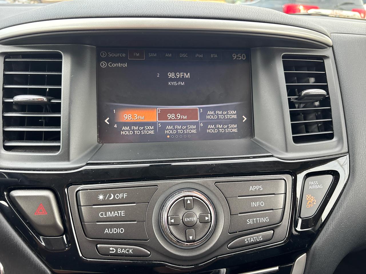 Nissan Pathfinder SV 2019