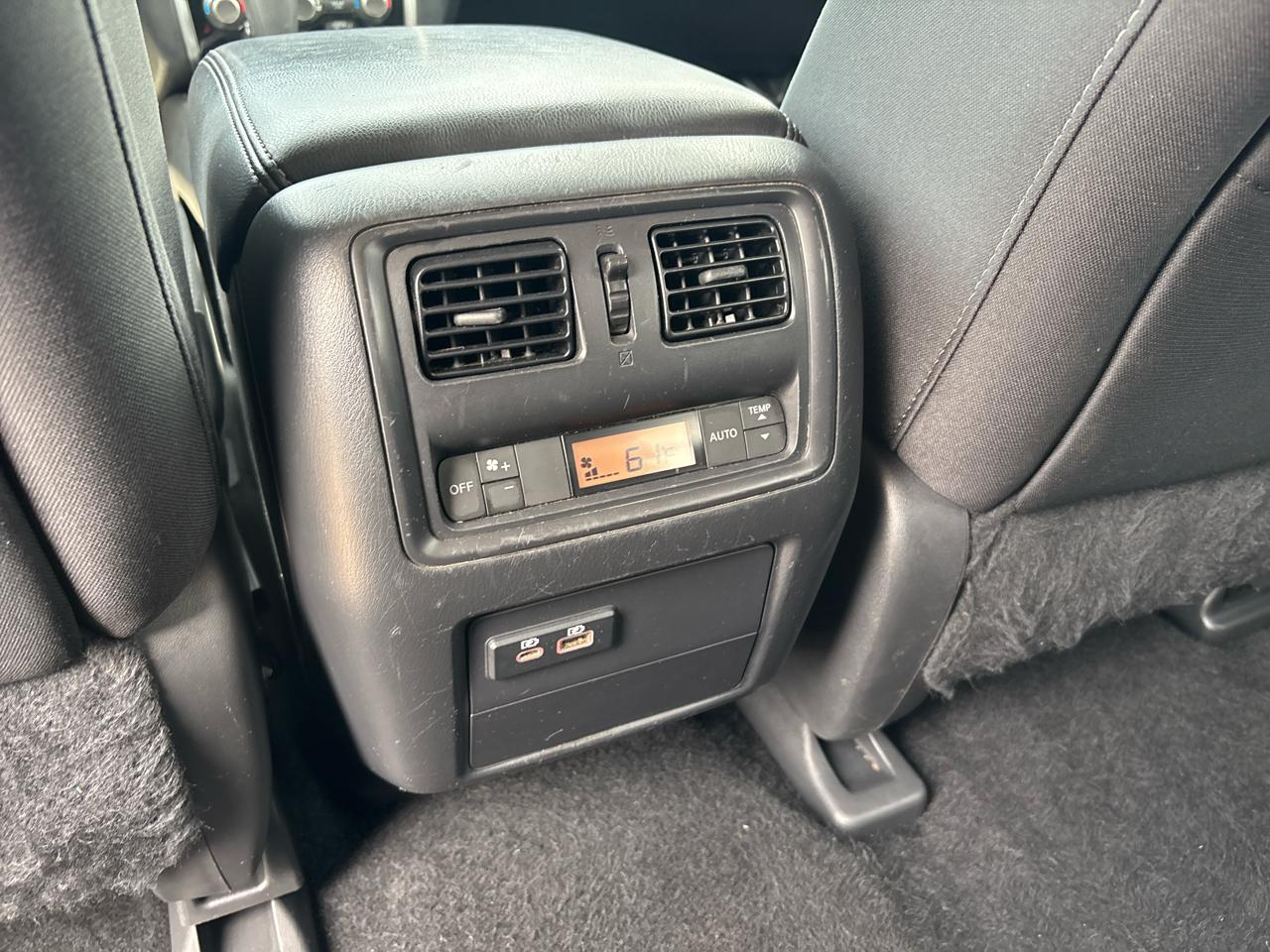 Nissan Pathfinder SV 2019