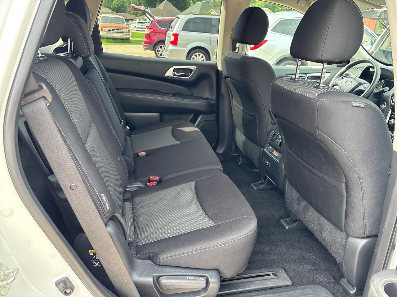 Nissan Pathfinder SV 2019