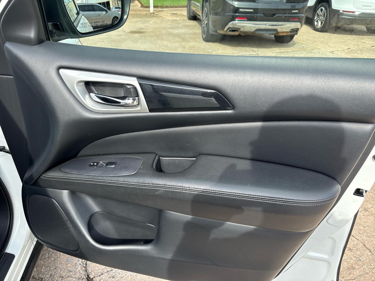 Nissan Pathfinder SV 2019