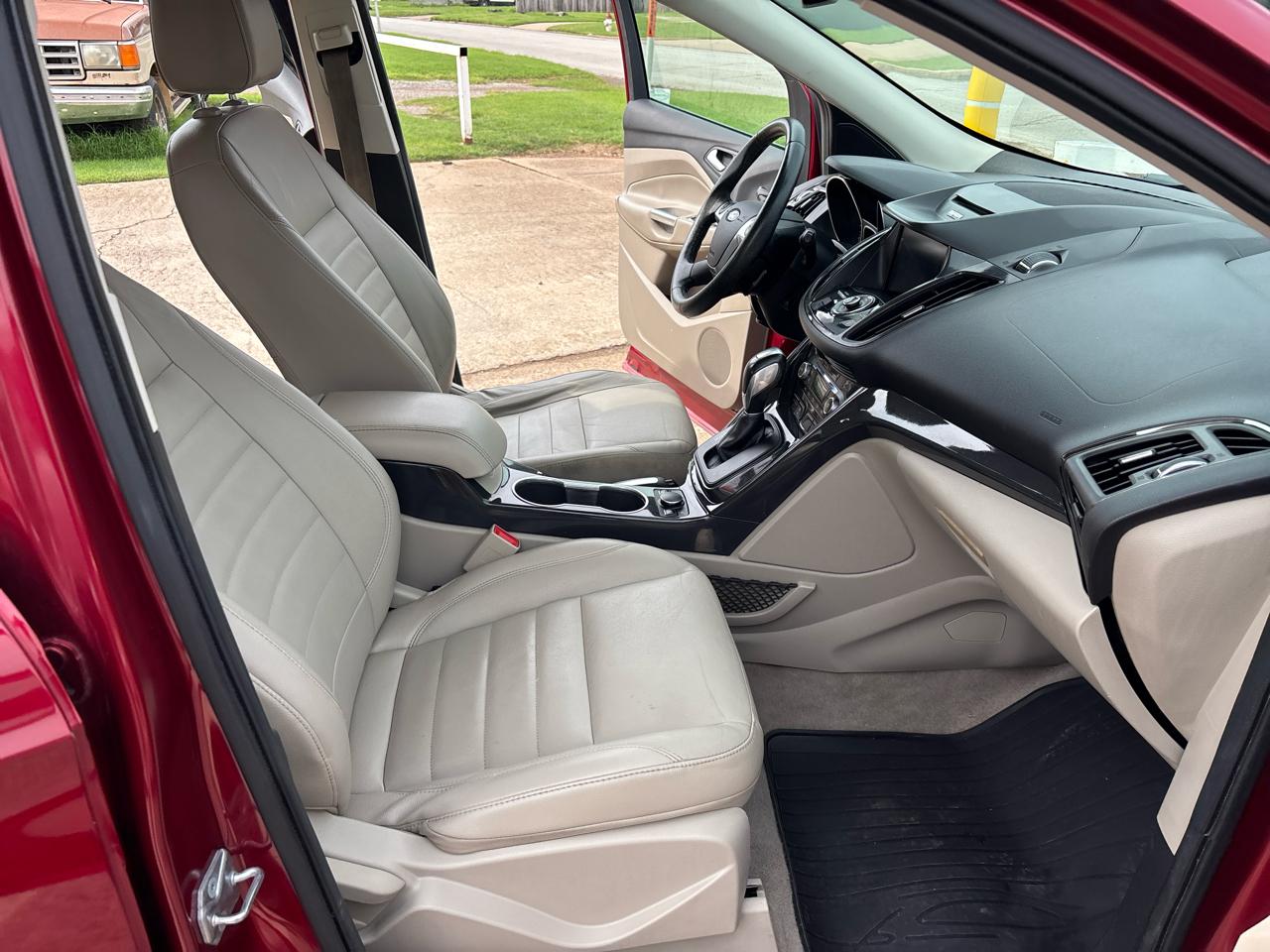 Ford Escape Titanium 4WD 2014